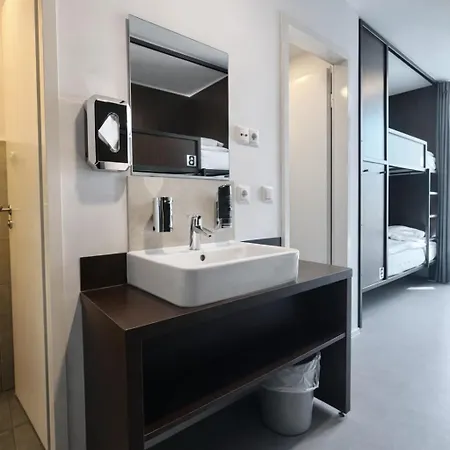 Hostel Ar *